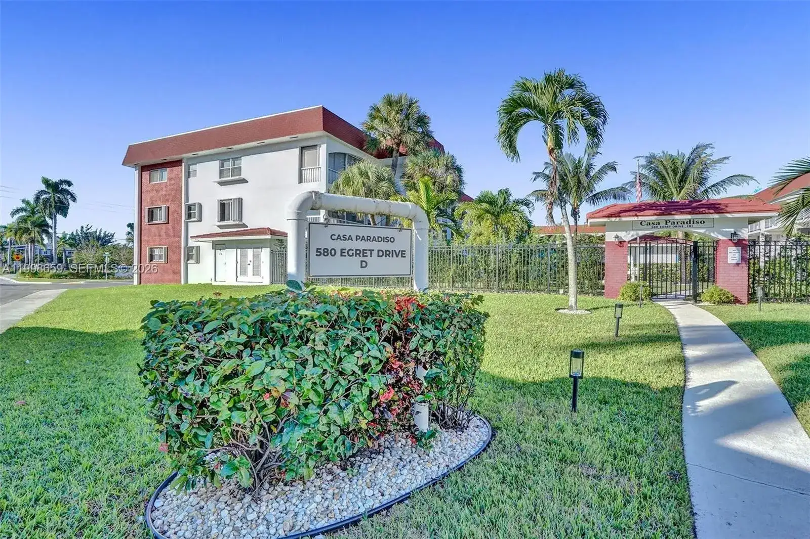 580 Egret Dr # 212, Hallandale Beach FL 33009 photo 3