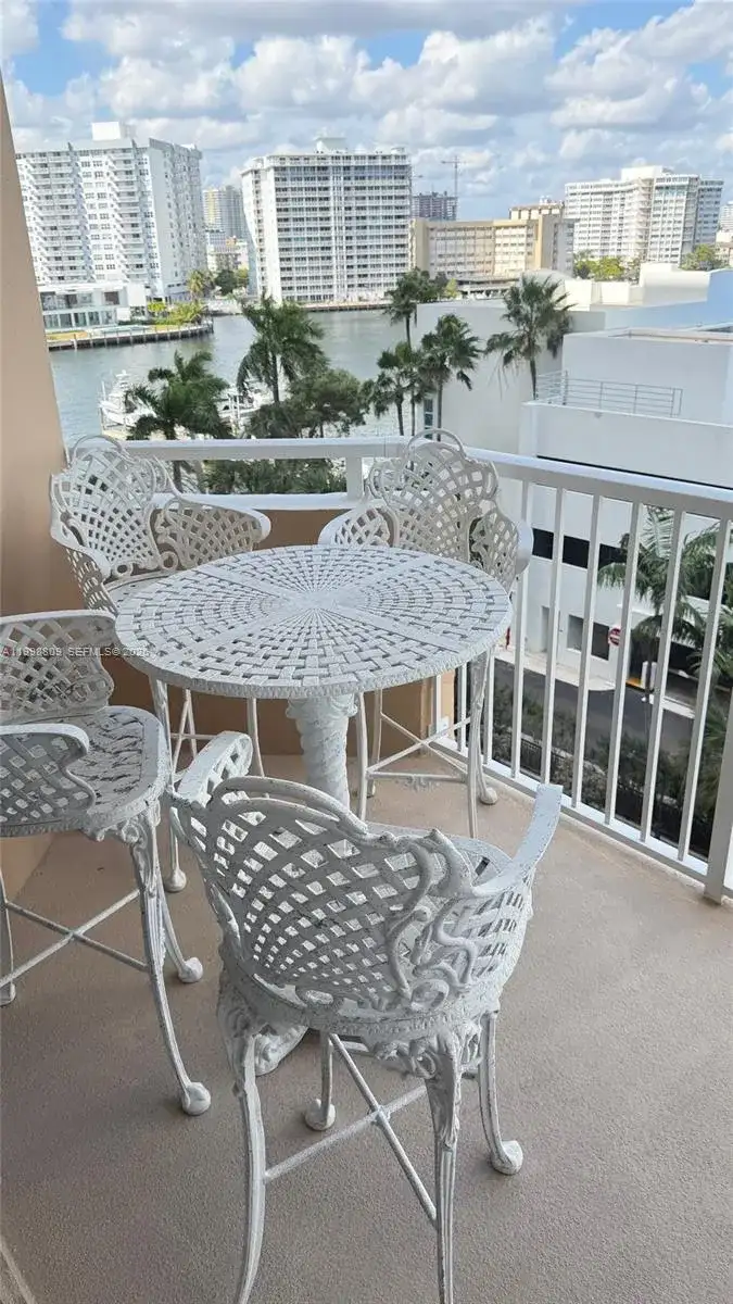 1965 S Ocean Dr # 5D, Hallandale Beach FL 33009 photo 2