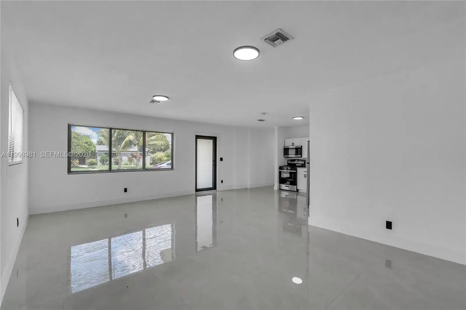 1000 NW 198th St, Miami Gardens FL 33169 photo 2