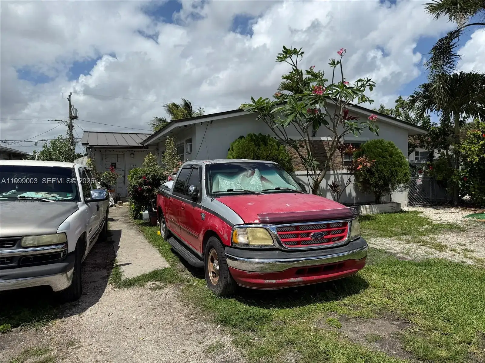 9283 SW 39th St, Miami FL 33165 photo 2