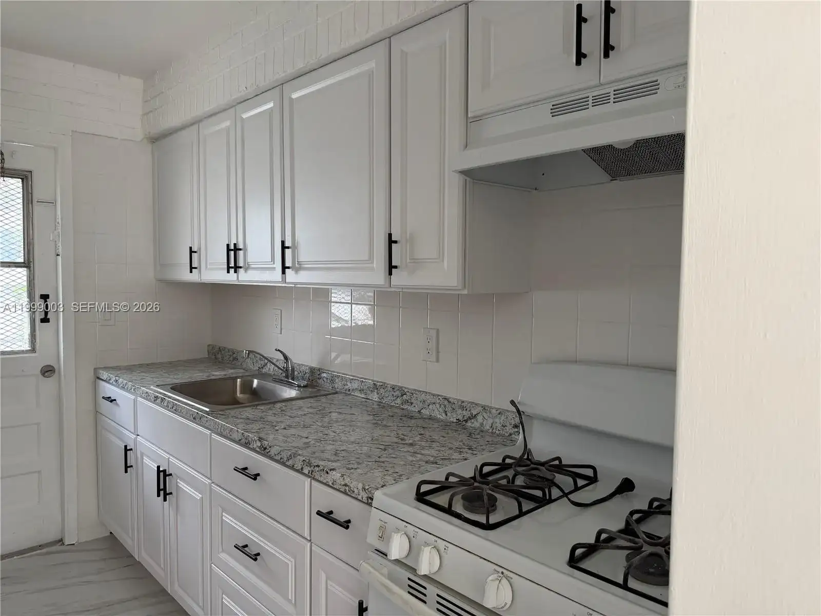 9283 SW 39th St, Miami FL 33165 photo 4