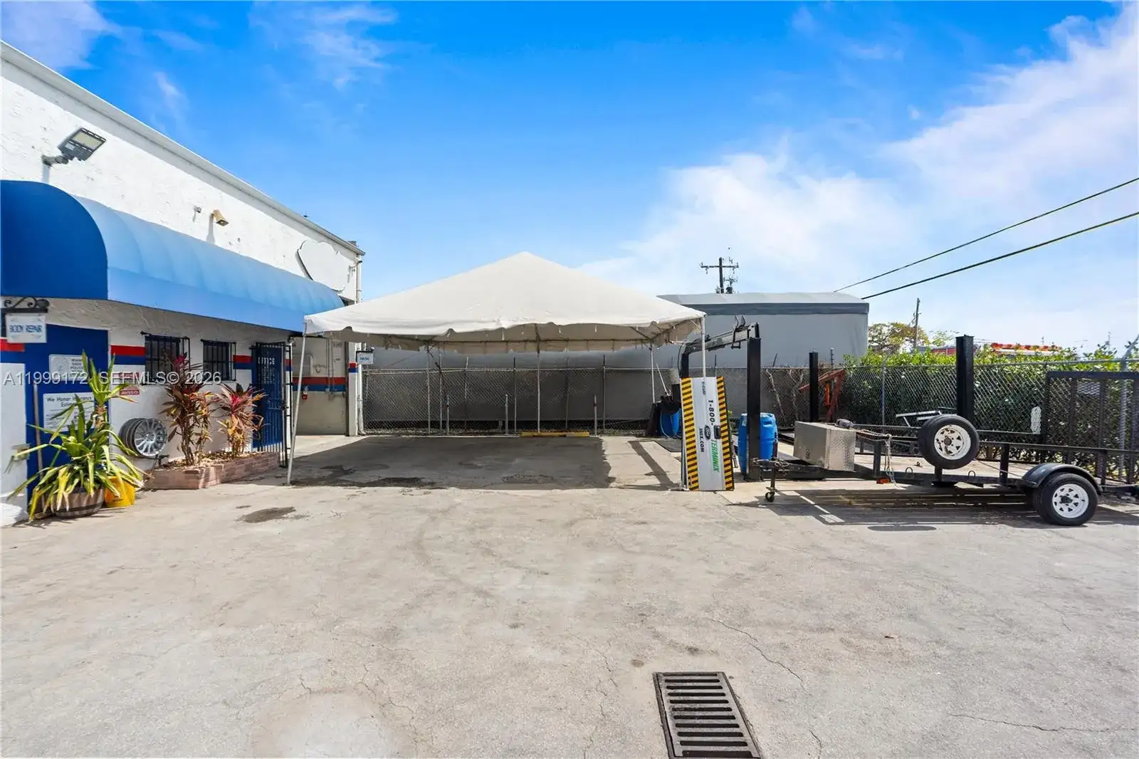 10501 SW 185th Ter, Cutler Bay FL 33157 photo 2