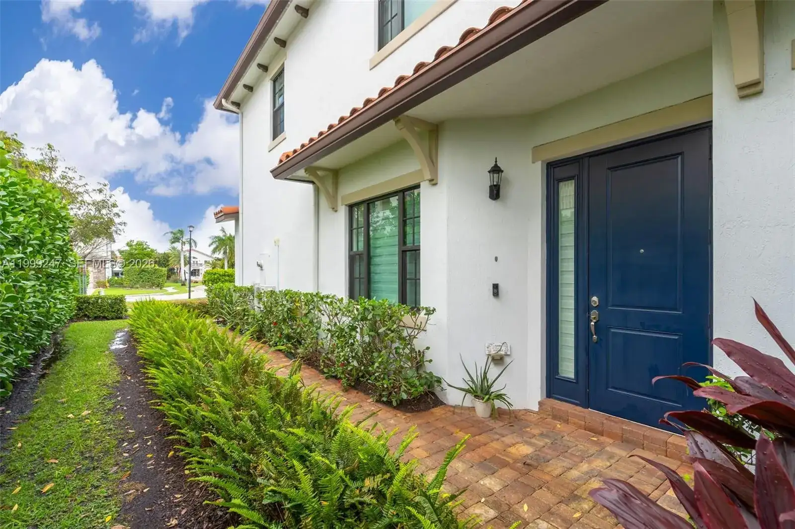 11778 SW 13th Ln, Pembroke Pines FL 33025 photo 2