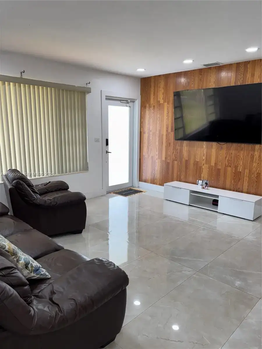 1331 NW 98th Ter, Miami FL 33147 photo 5