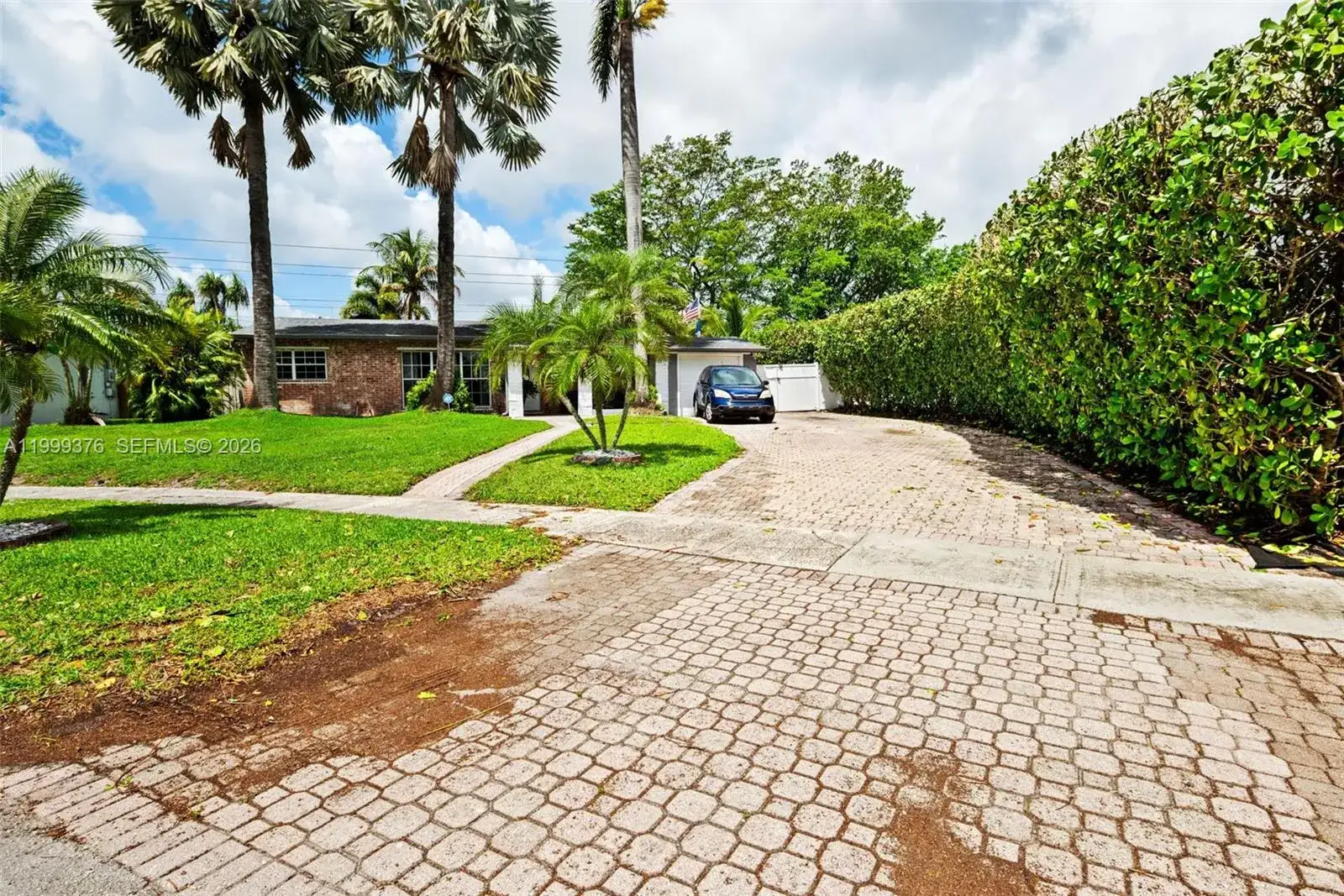 911 SW 51st Ave, Plantation FL 33317 photo 2