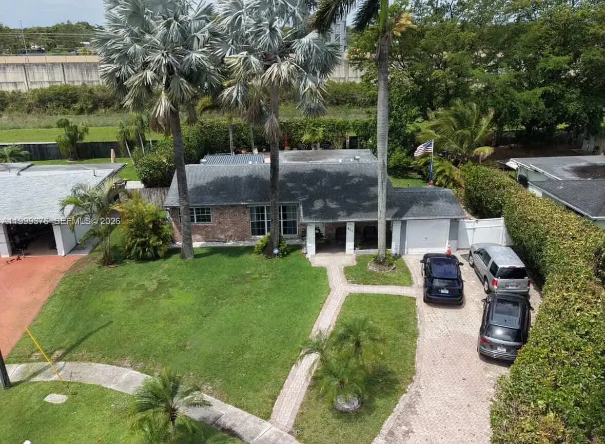 911 SW 51st Ave, Plantation FL 33317 photo 3