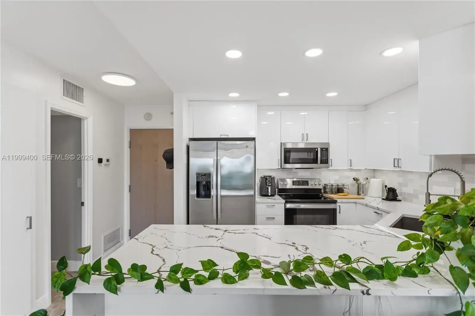 340 Sunset Dr # 407, Fort Lauderdale FL 33301 photo 4