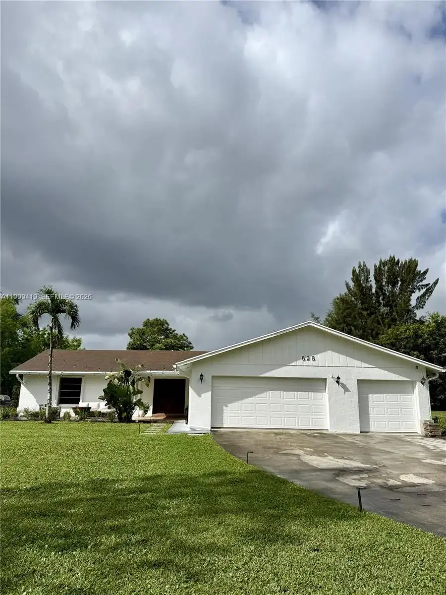 625 Whippoorwill Ter, West Palm Beach FL 33411 photo 2
