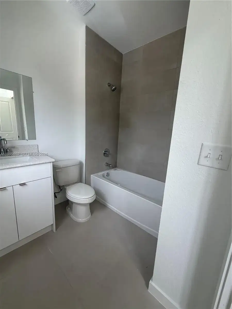8034 NW 14 PL # 8034, Miami FL 33147 photo 4
