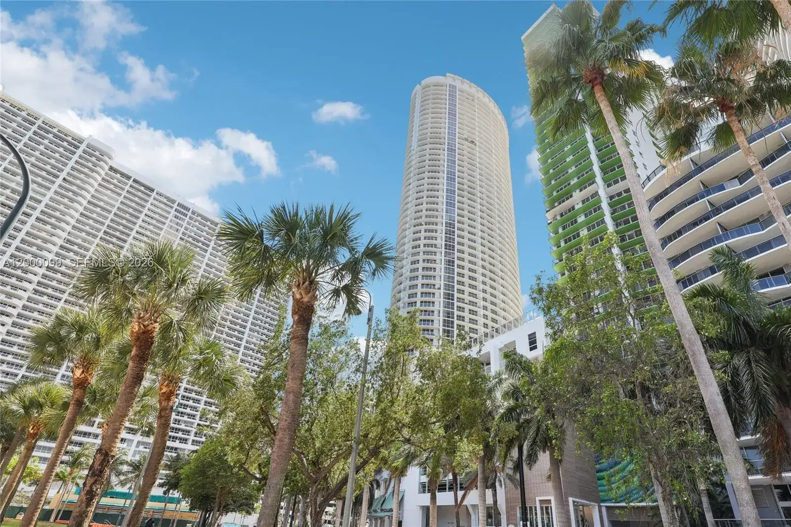 1750 N Bayshore Dr # 2805, Miami FL 33132 photo 2