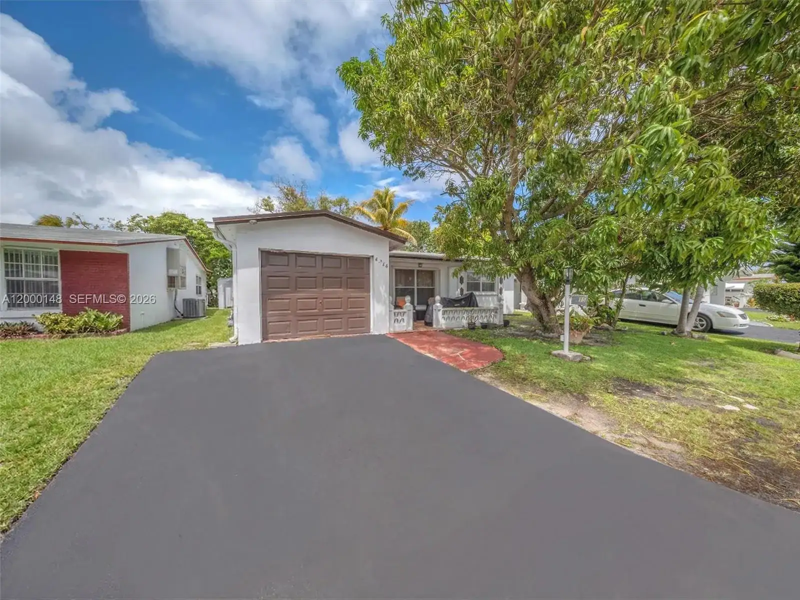 4715 NW 43rd St, Lauderdale Lakes FL 33319 photo 4