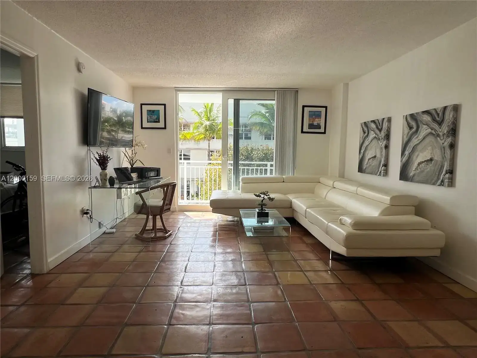 345 Ocean Dr # 303, Miami Beach FL 33139 photo 2