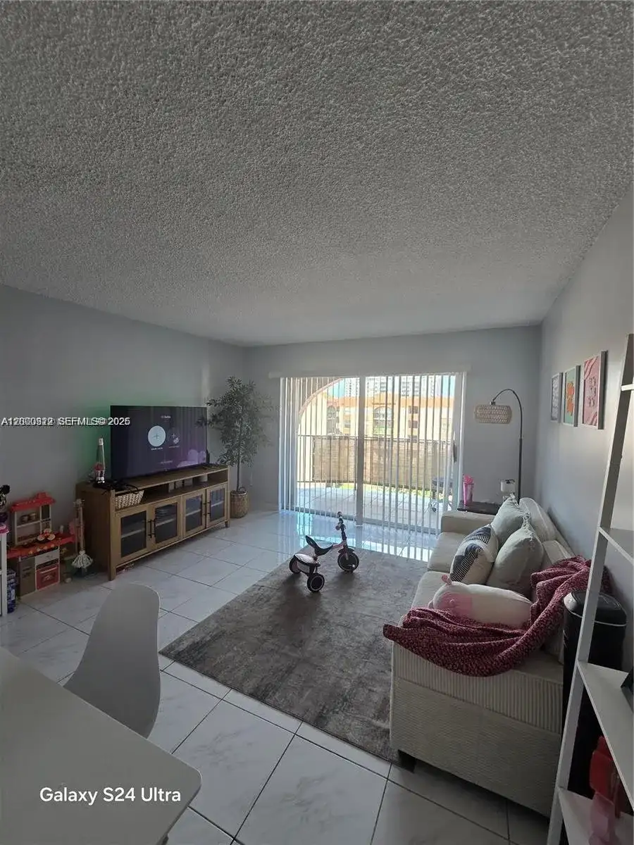 5201 NW 7th St # 609W, Miami FL 33126 photo 5
