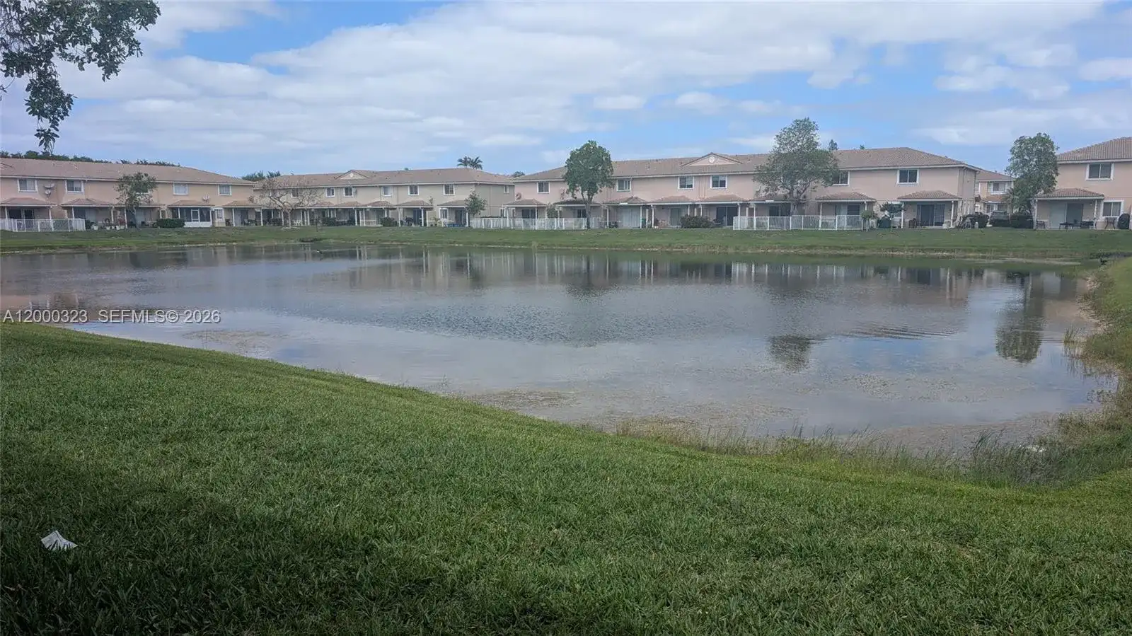 5910 Royal Way, Tamarac FL 33321 photo 2