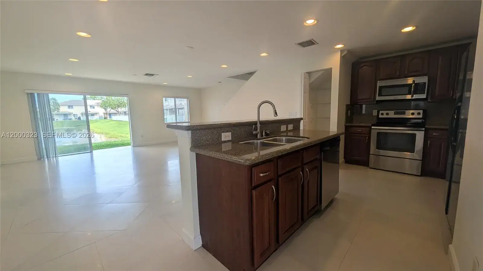 5910 Royal Way, Tamarac FL 33321 photo 3