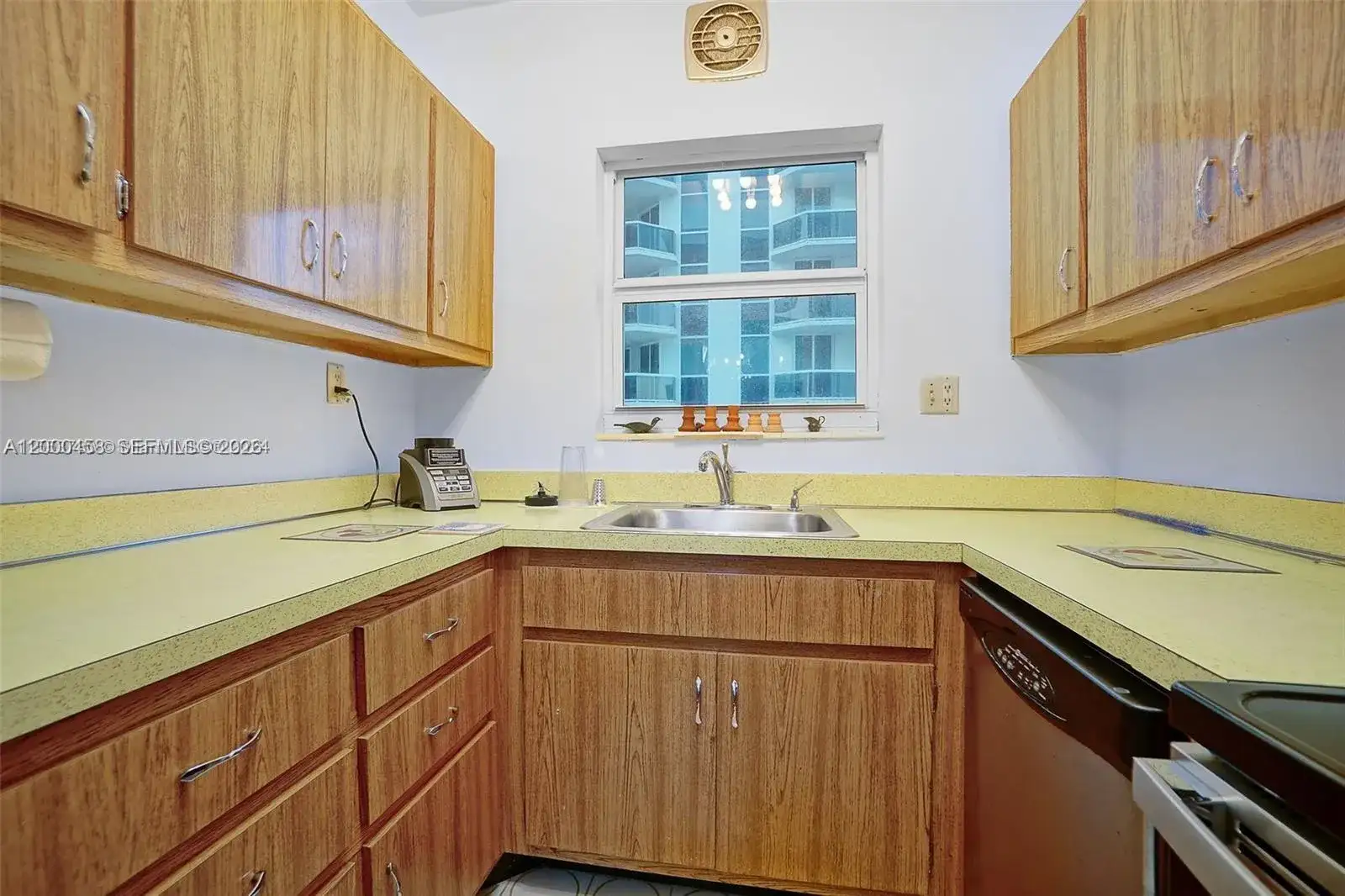 4747 Collins Ave # 1108, Miami Beach FL 33140 photo 4