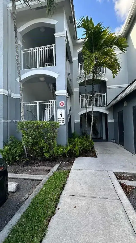 9645 NW 1st Ct # 303, Pembroke Pines FL 33024 photo 2