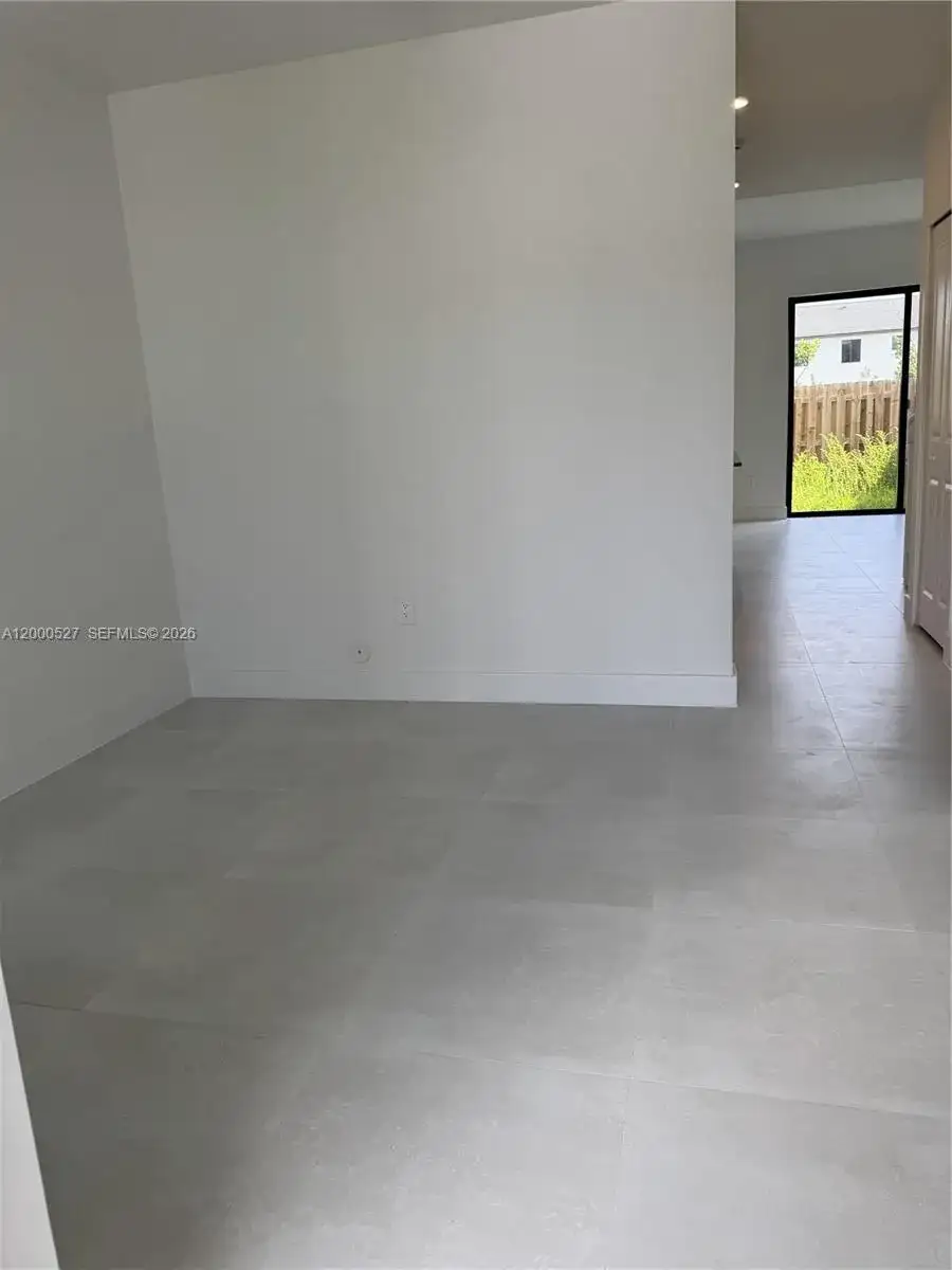 19041 SW 344th Ter, Homestead FL 33034 photo 2
