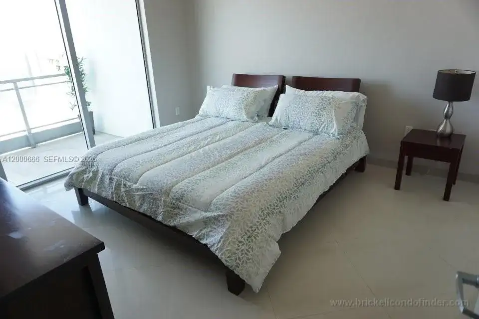 90 SW 3rd St # 3505, Miami FL 33130 photo 3