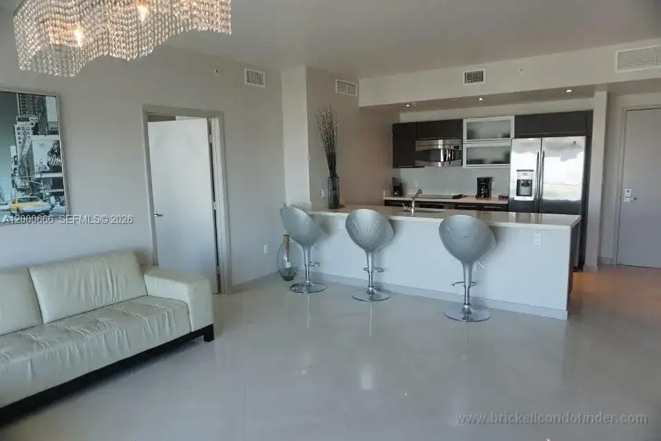 90 SW 3rd St # 3505, Miami FL 33130 photo 4