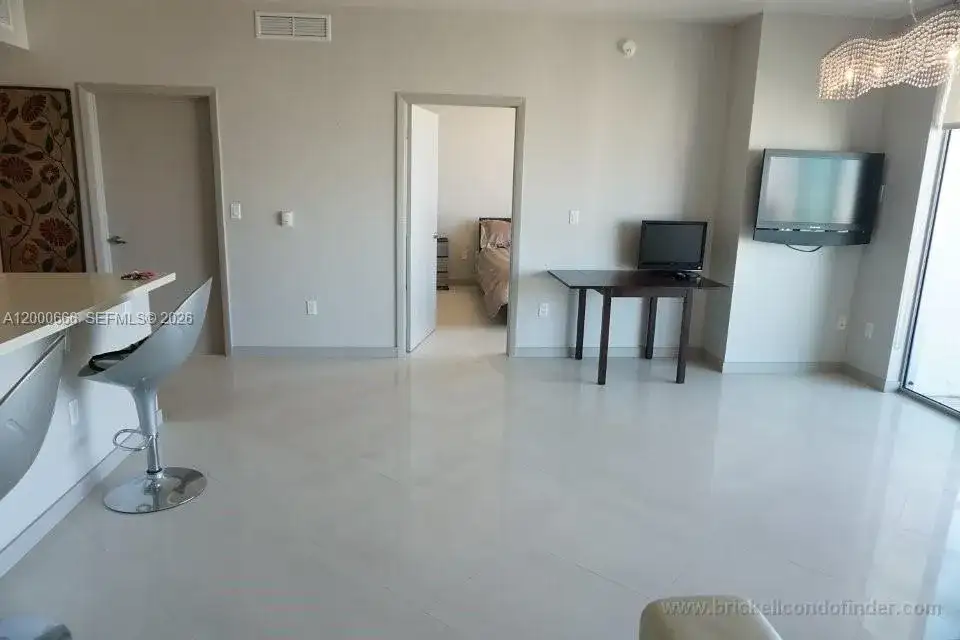 90 SW 3rd St # 3505, Miami FL 33130 photo 5