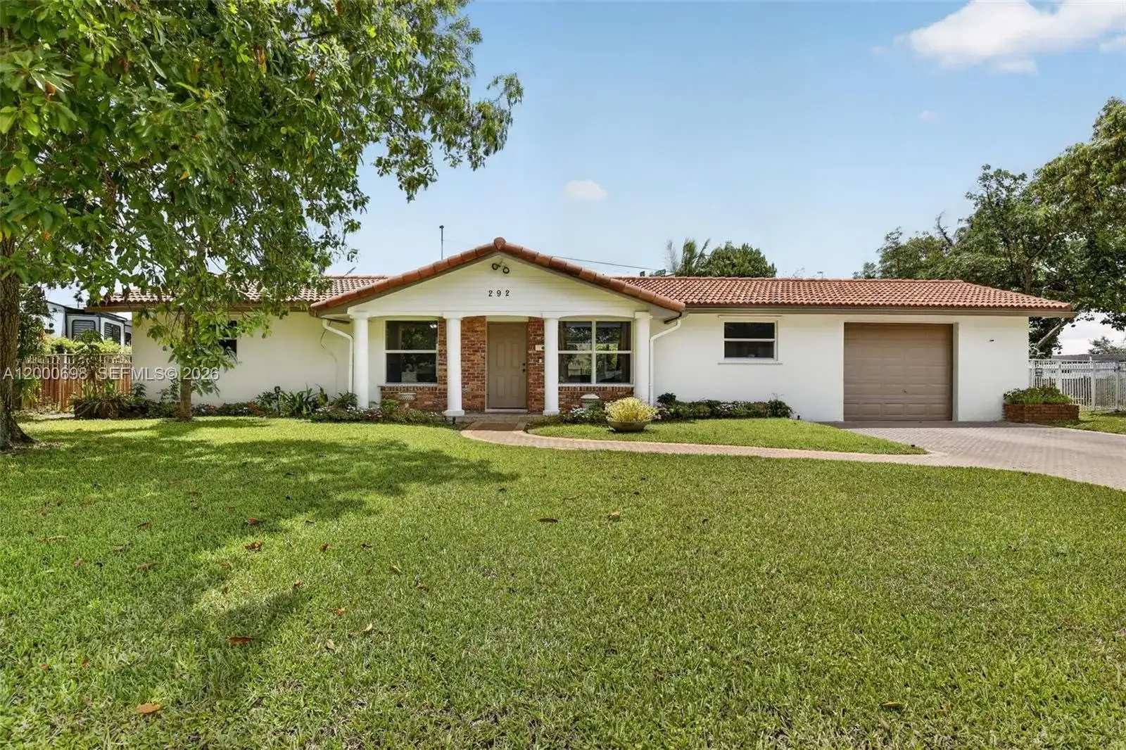 292 SW 52nd Ave, Plantation FL 33317 photo 2
