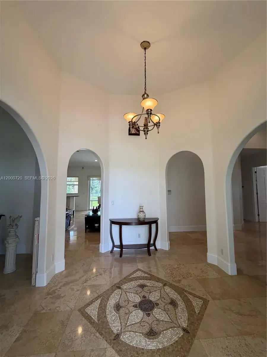 4810 SW 198th Ter, Southwest Ranches FL 33332 photo 2