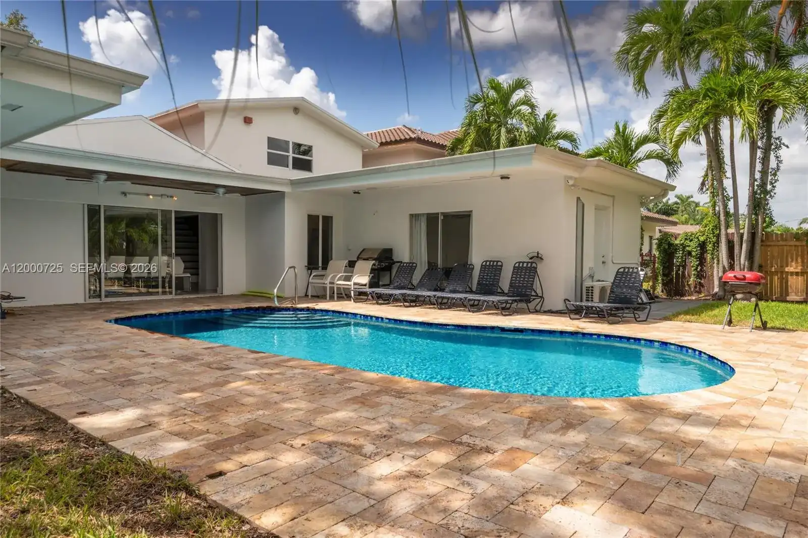 2555 NE 202nd St, Miami FL 33180 photo 3