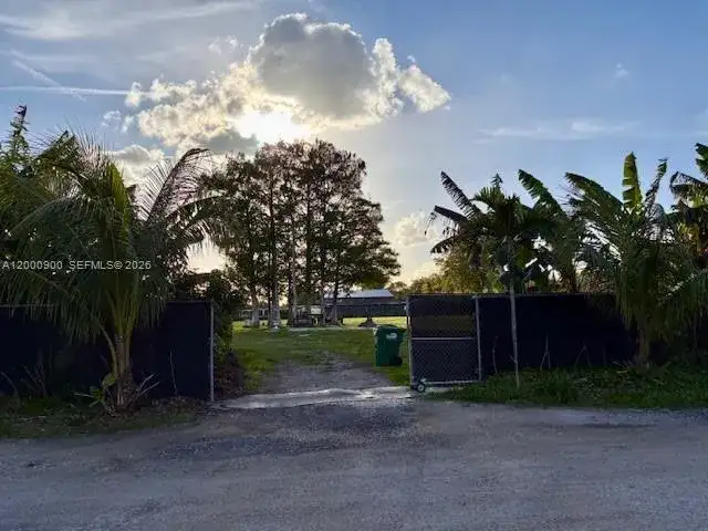 UNINCORPORATED, Miami FL 33187 photo 4