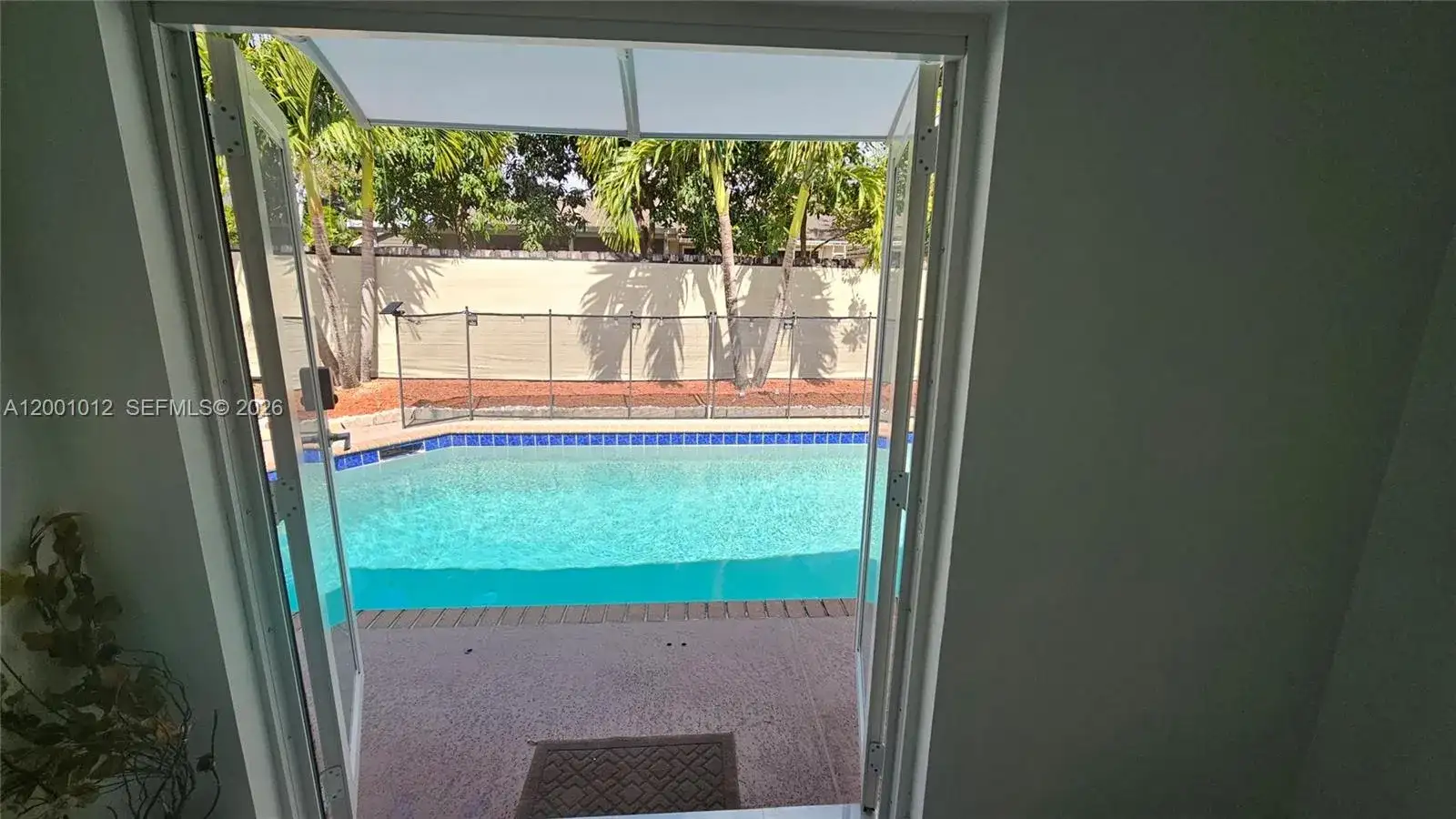 8421 NW 8th St, Pembroke Pines FL 33024 photo 2