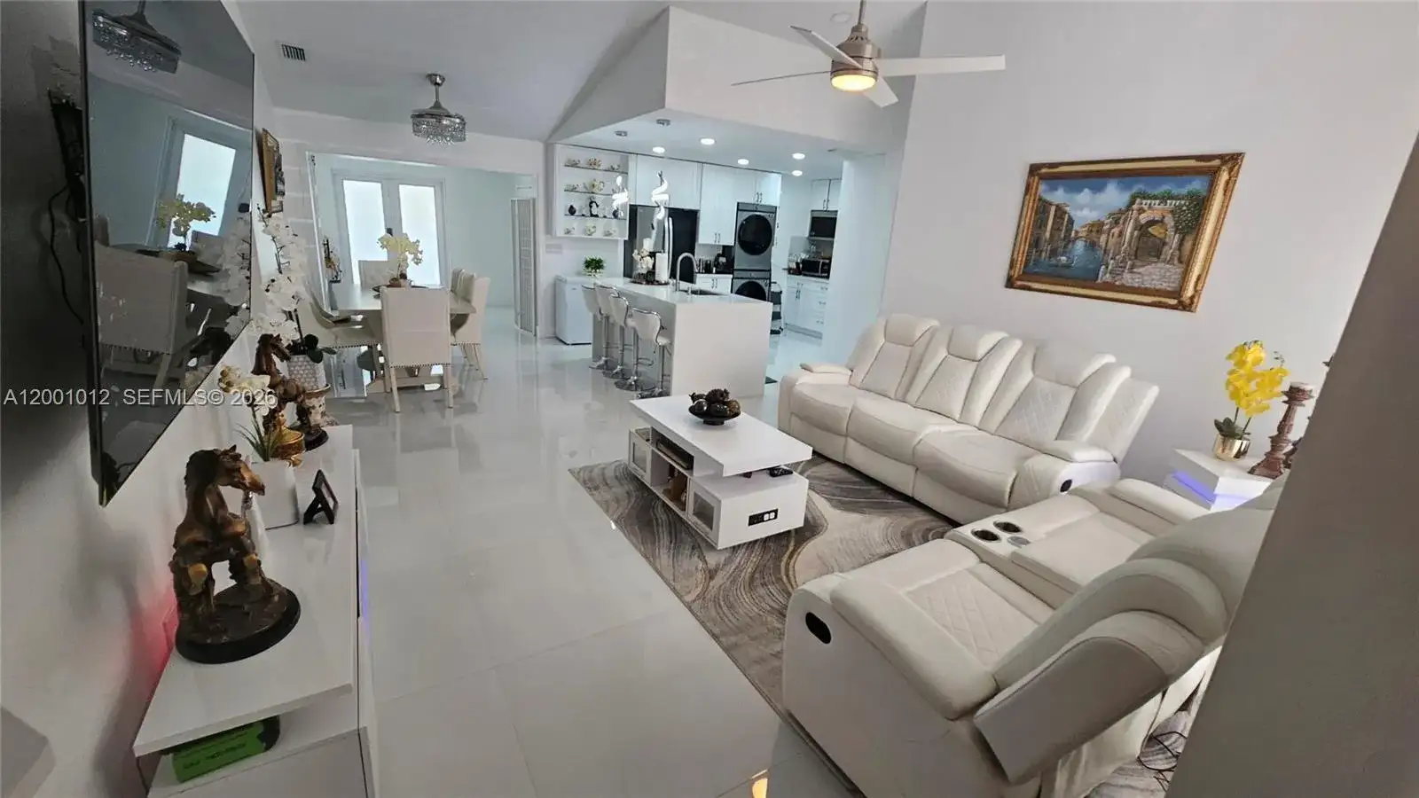 8421 NW 8th St, Pembroke Pines FL 33024 photo 3