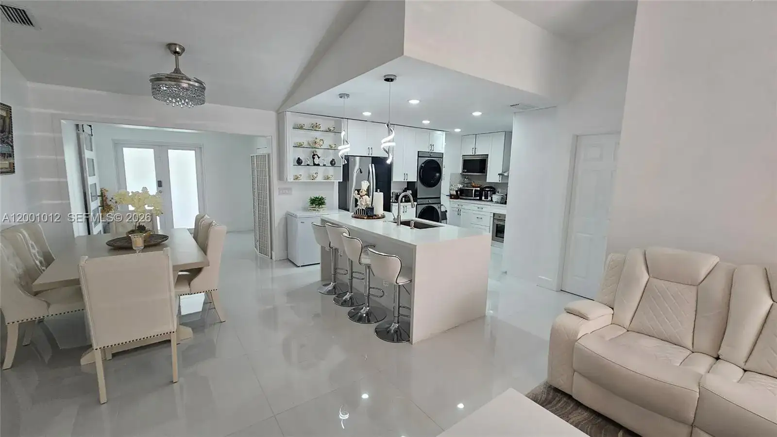 8421 NW 8th St, Pembroke Pines FL 33024 photo 4