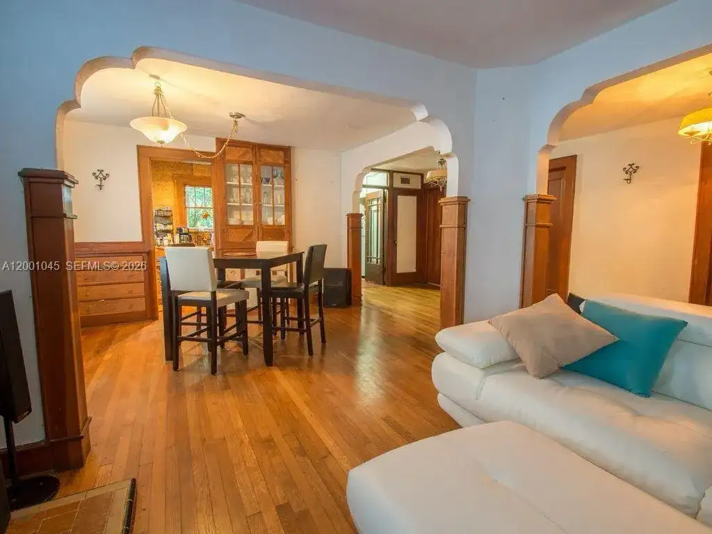 8238 NE 9th Ave, Miami FL 33138 photo 4