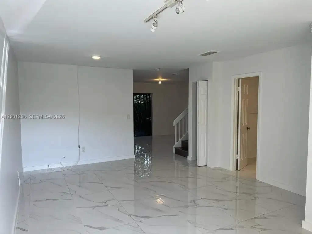 1125 NE 210th Ter, Miami FL 33179 photo 5