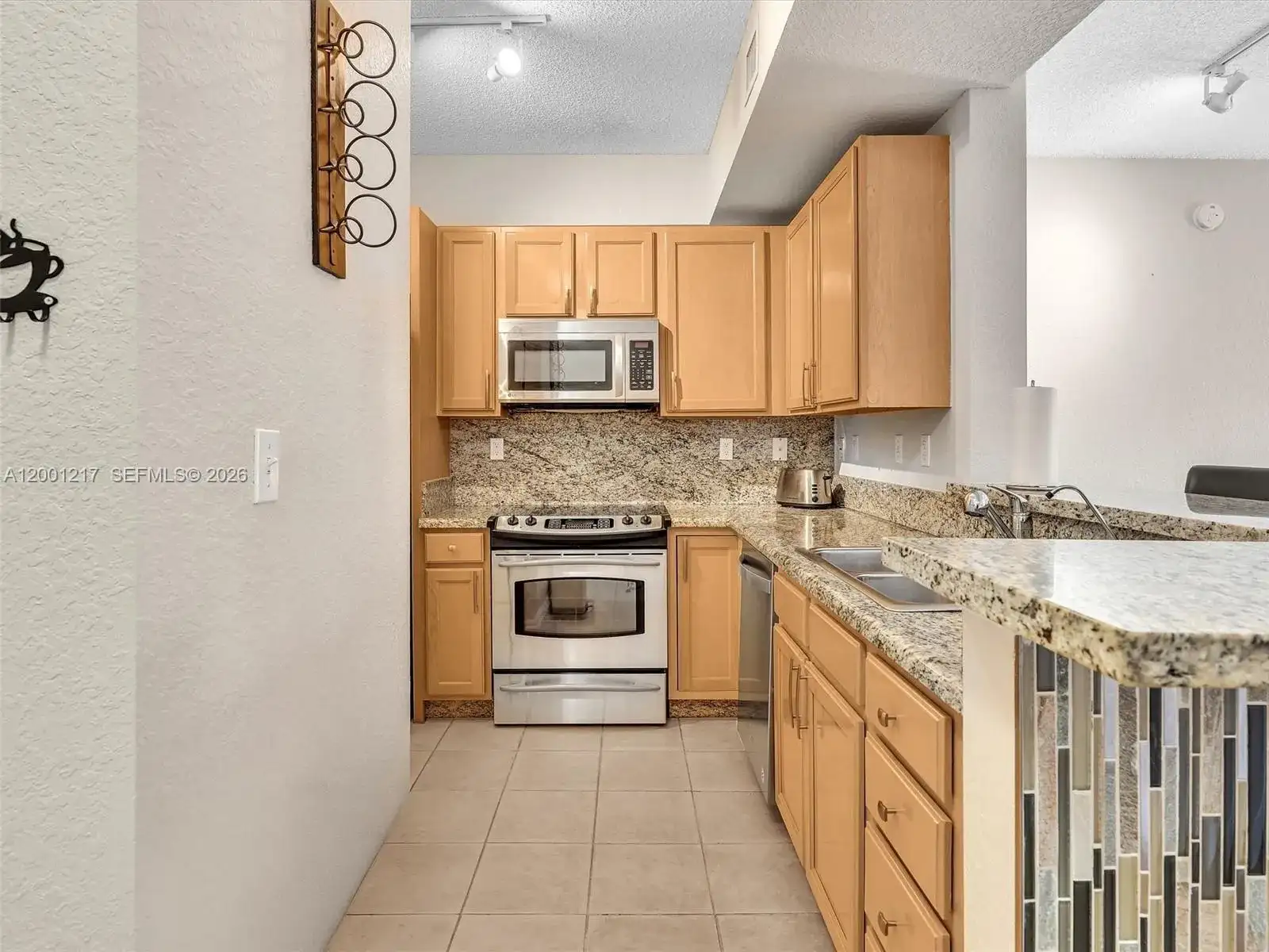 6001 SW 70th St # 313, South Miami FL 33143 photo 5