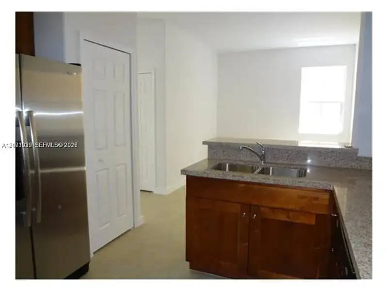 10012 NW 7th St # 216, Miami FL 33172 photo 3