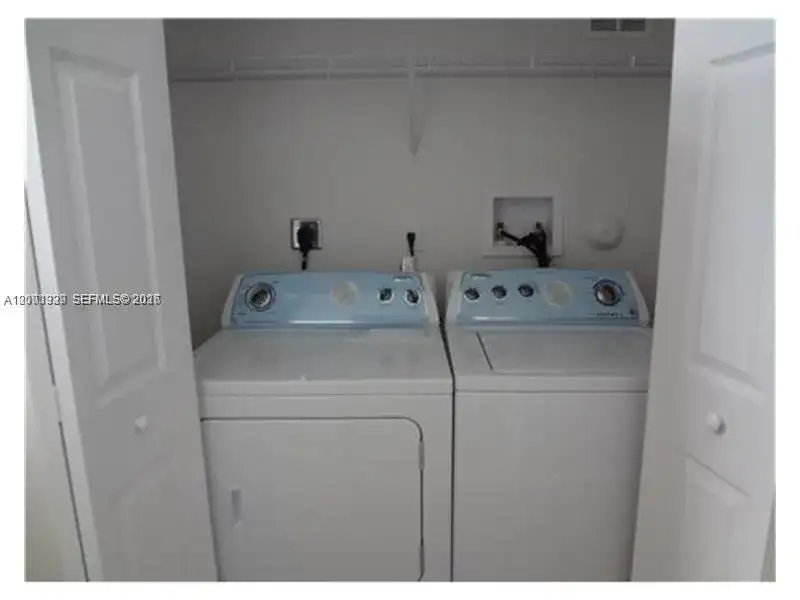 10012 NW 7th St # 216, Miami FL 33172 photo 4