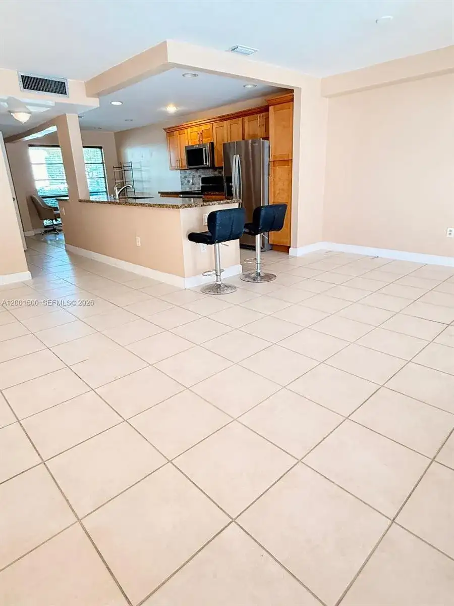 2750 N 34th Ave # 9D, Hollywood FL 33021 photo 2