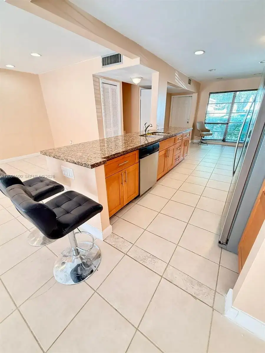 2750 N 34th Ave # 9D, Hollywood FL 33021 photo 4