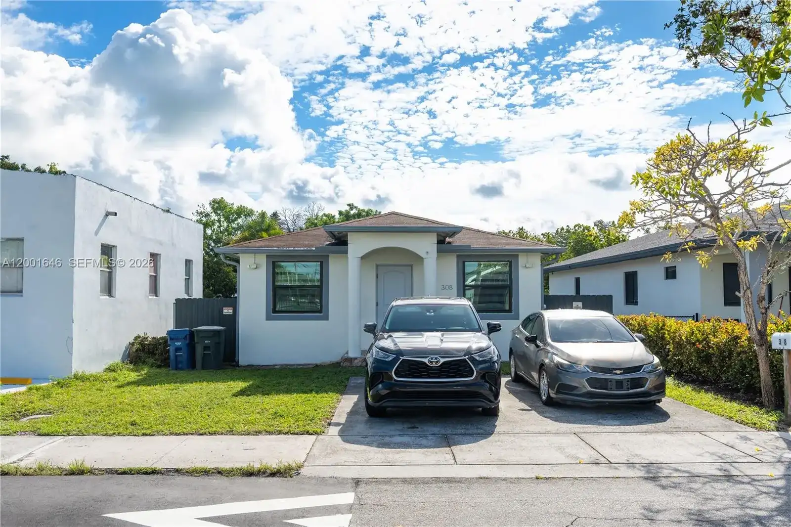 308 NW 2nd Ave, Hallandale Beach FL 33009 photo 2
