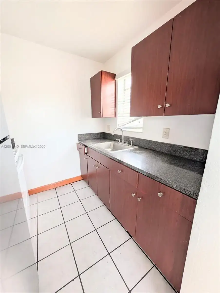 1551 NE 8th St # 8, Homestead FL 33033 photo 4