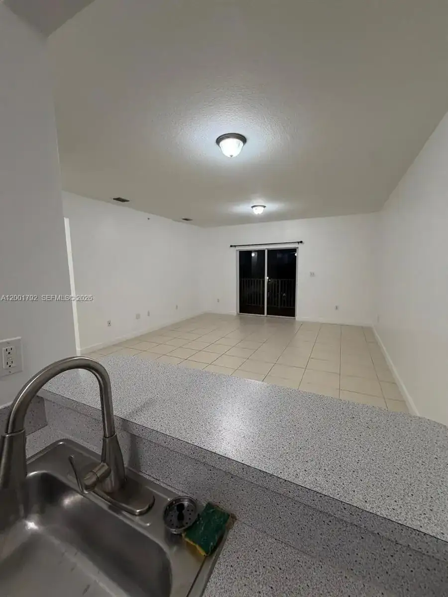 1300 NE 109th St # 404, Miami FL 33161 photo 2