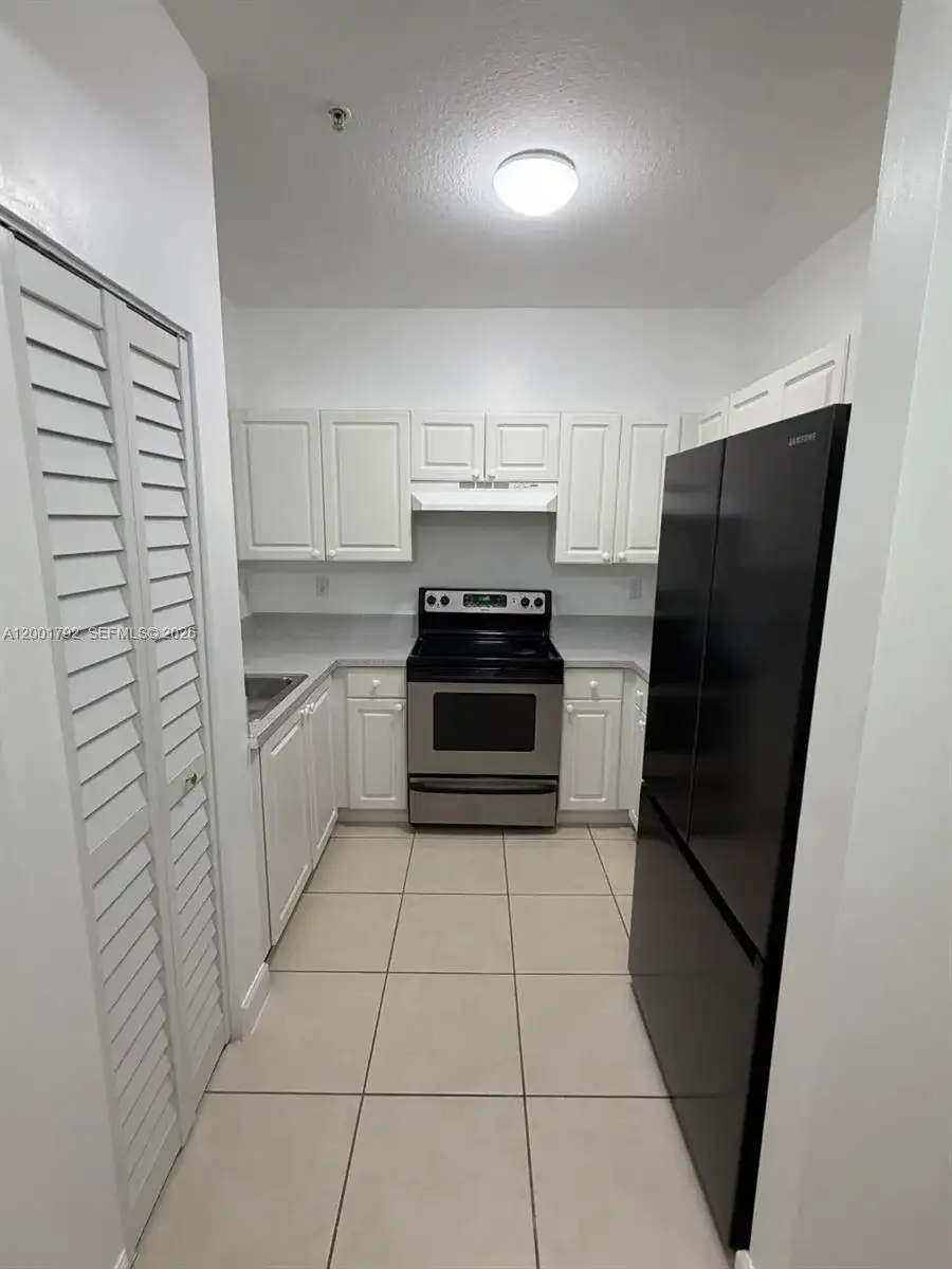 1300 NE 109th St # 404, Miami FL 33161 photo 4