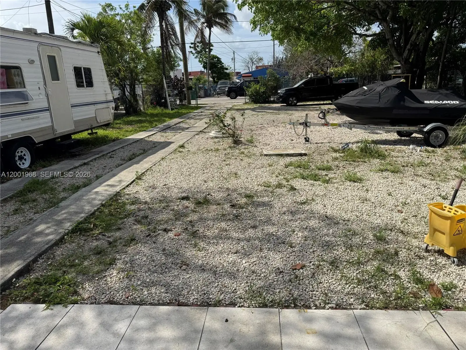 3175 NW 27th St, Miami FL 33142 photo 2
