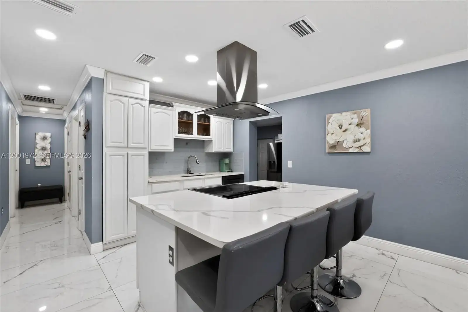 10414 N 50TH ST, Tampa FL 33617 photo 3