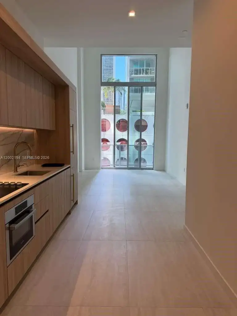 77 SE 5th street # 1011, Miami FL 33131 photo 2