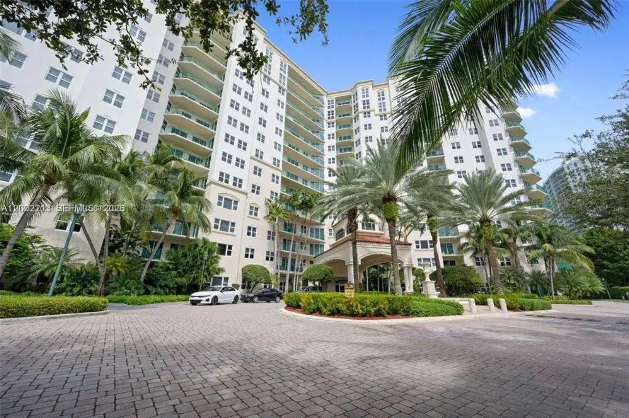 20000 E Country Club Dr # 906, Aventura FL 33180 photo 3