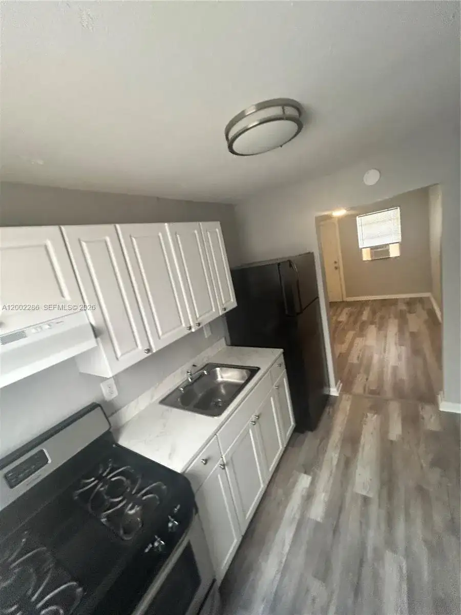 161 NW 15th St # 3, Miami FL 33136 photo 2