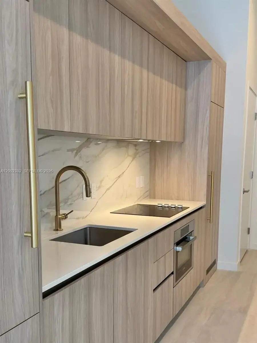 77 SE 5th street # 1010, Miami FL 33131 photo 2
