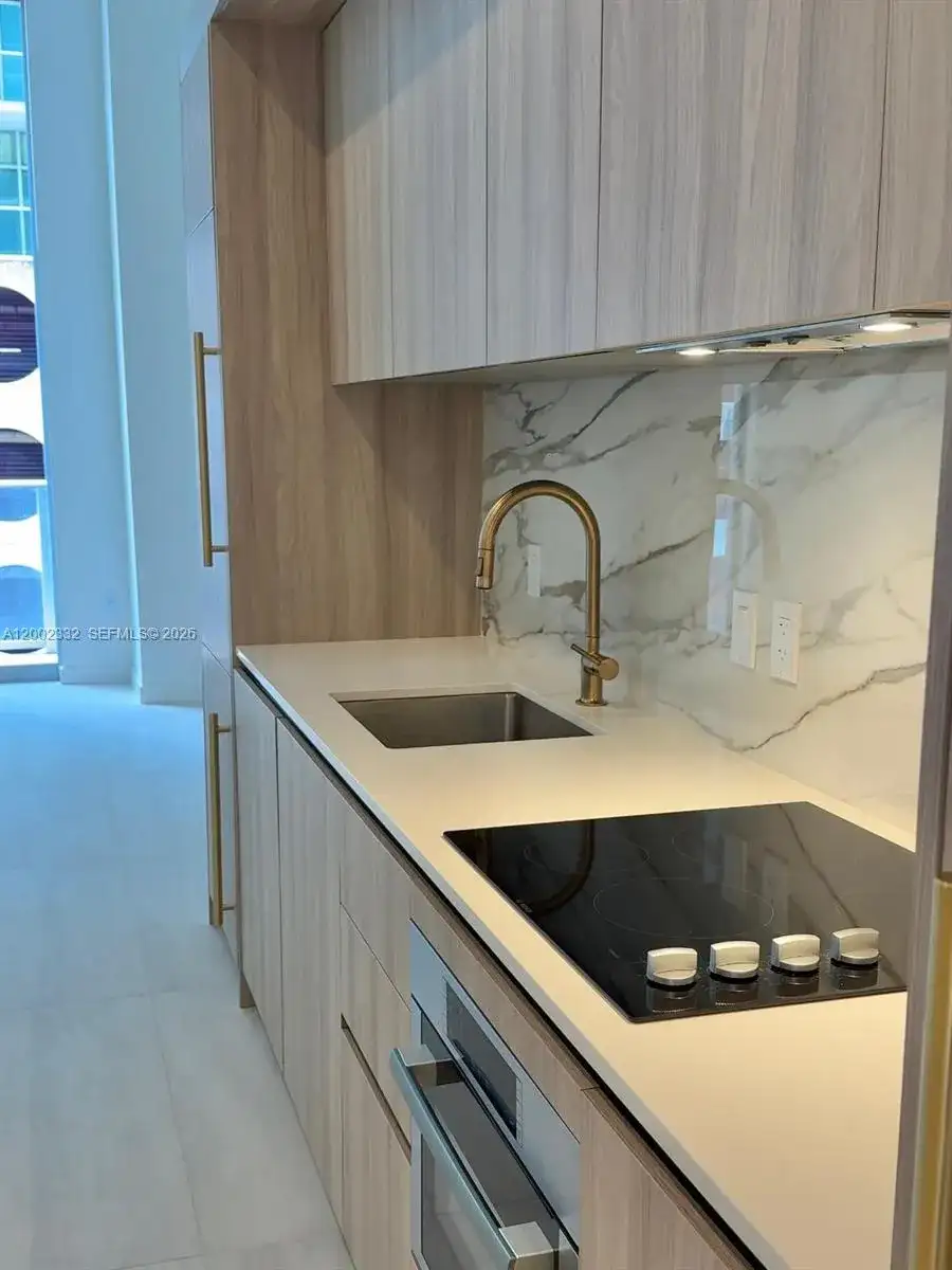 77 SE 5th street # 1010, Miami FL 33131 photo 5